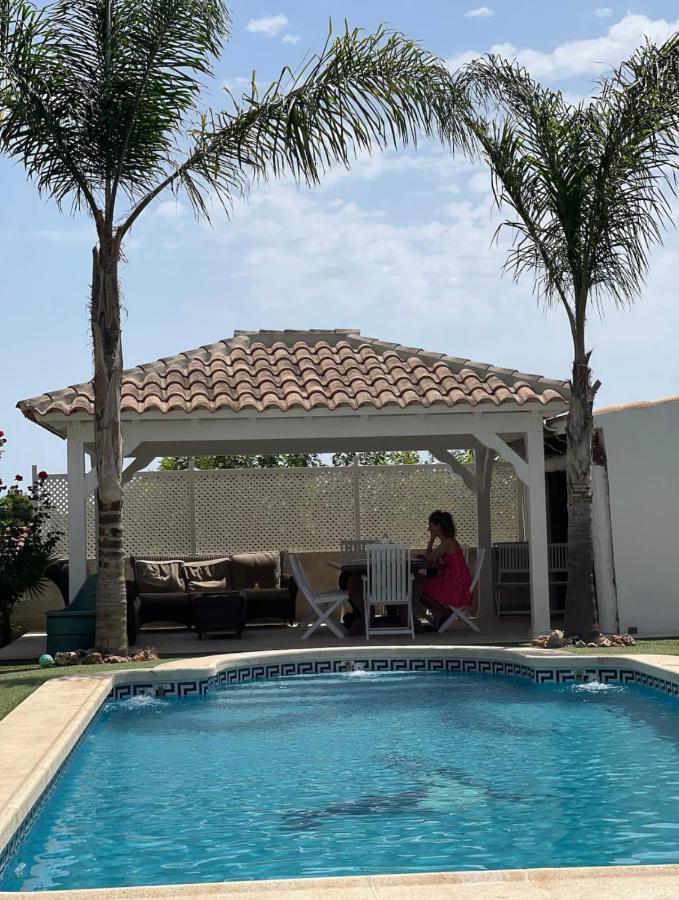 Habitación con cama extra doble más sofa cama apta hasta para 4 personas con baño privado San Vicente Raspeig Esterno foto