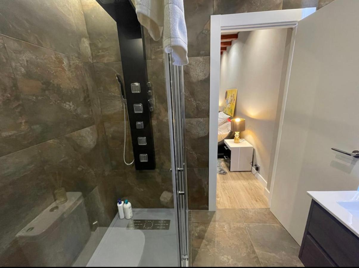 Habitación con cama extra doble más sofa cama apta hasta para 4 personas con baño privado San Vicente Raspeig Esterno foto
