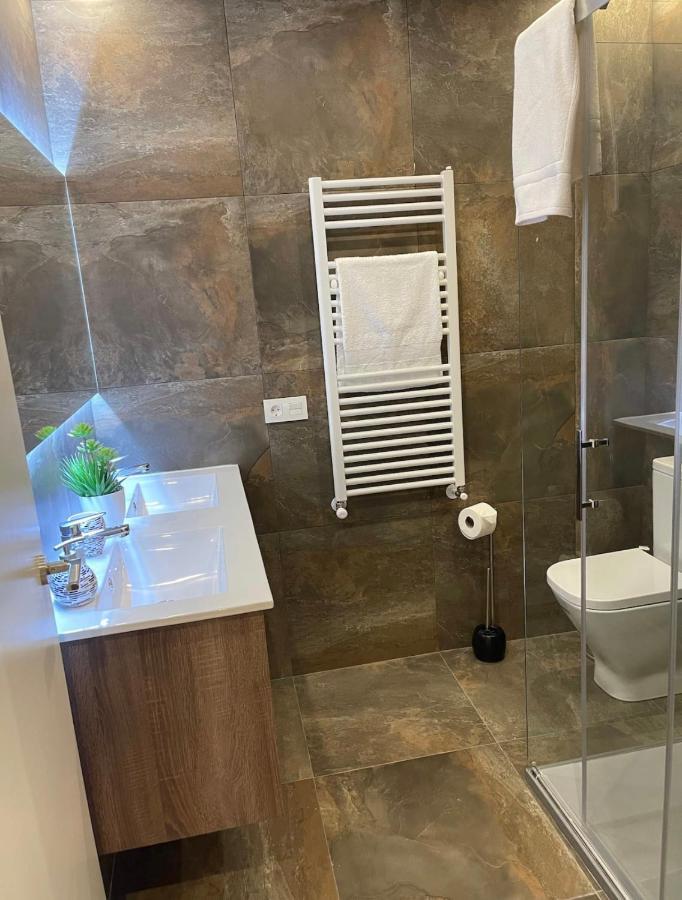 Habitación con cama extra doble más sofa cama apta hasta para 4 personas con baño privado San Vicente Raspeig Esterno foto