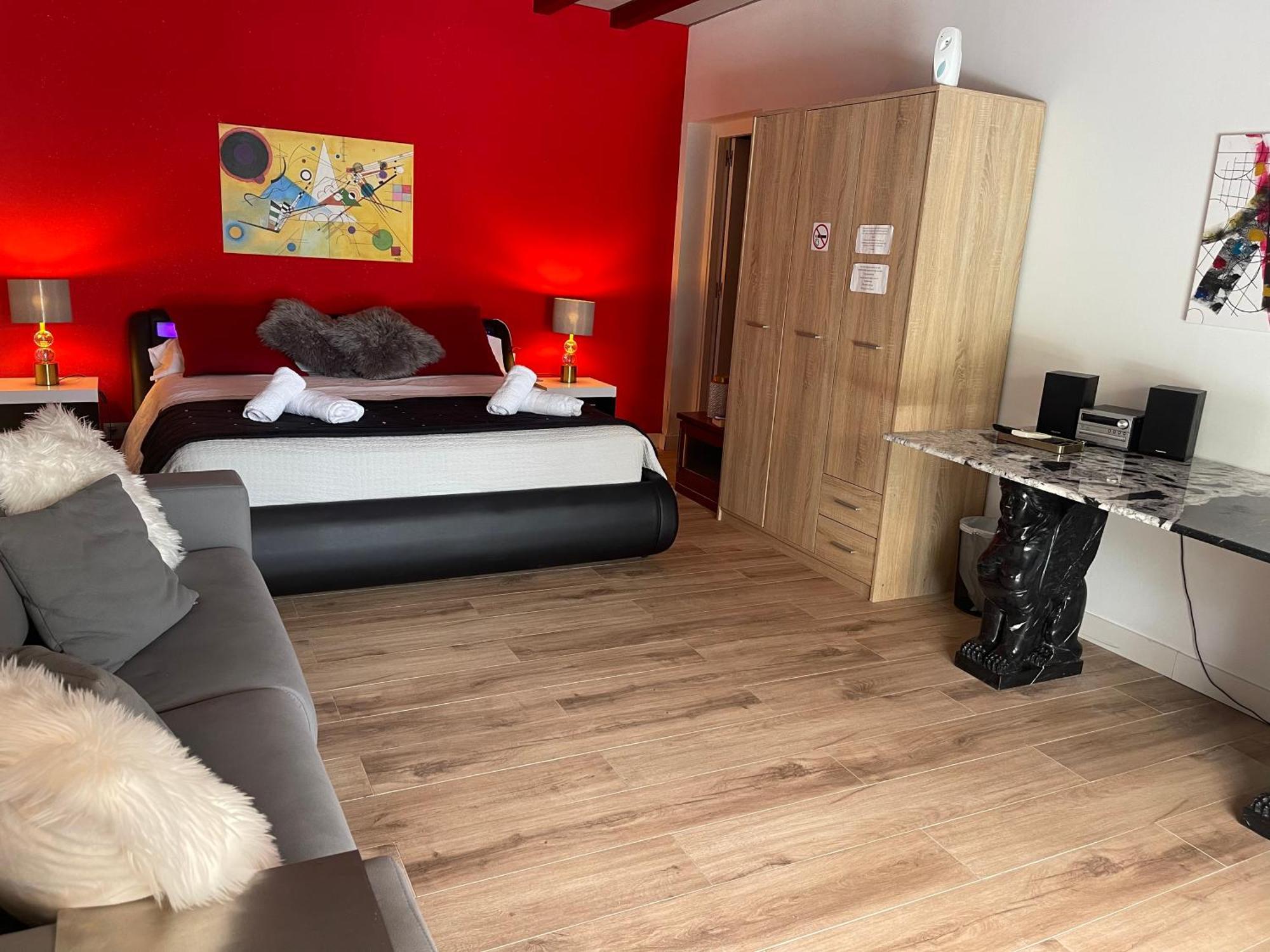 Habitación con cama extra doble más sofa cama apta hasta para 4 personas con baño privado San Vicente Raspeig Esterno foto