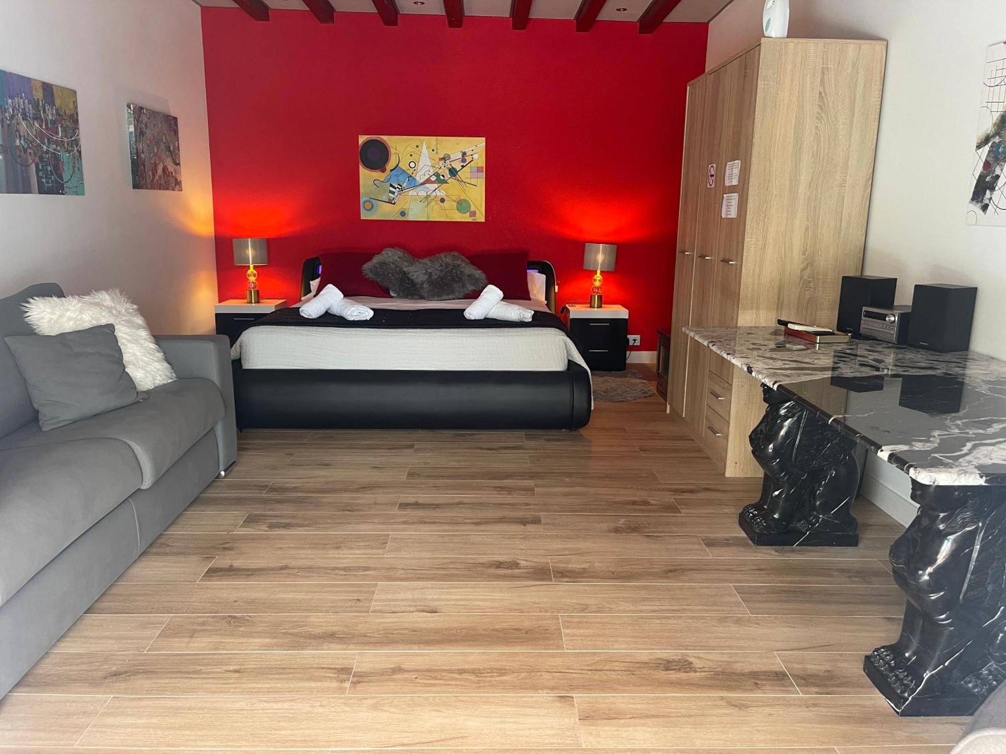 Habitación con cama extra doble más sofa cama apta hasta para 4 personas con baño privado San Vicente Raspeig Esterno foto